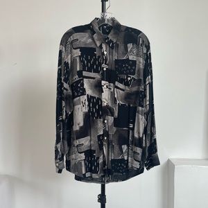 90s long sleeve button up shirt. Size M